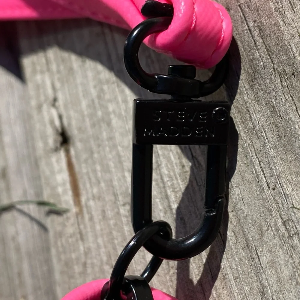Hot pink clutch - Picture 7 of 8